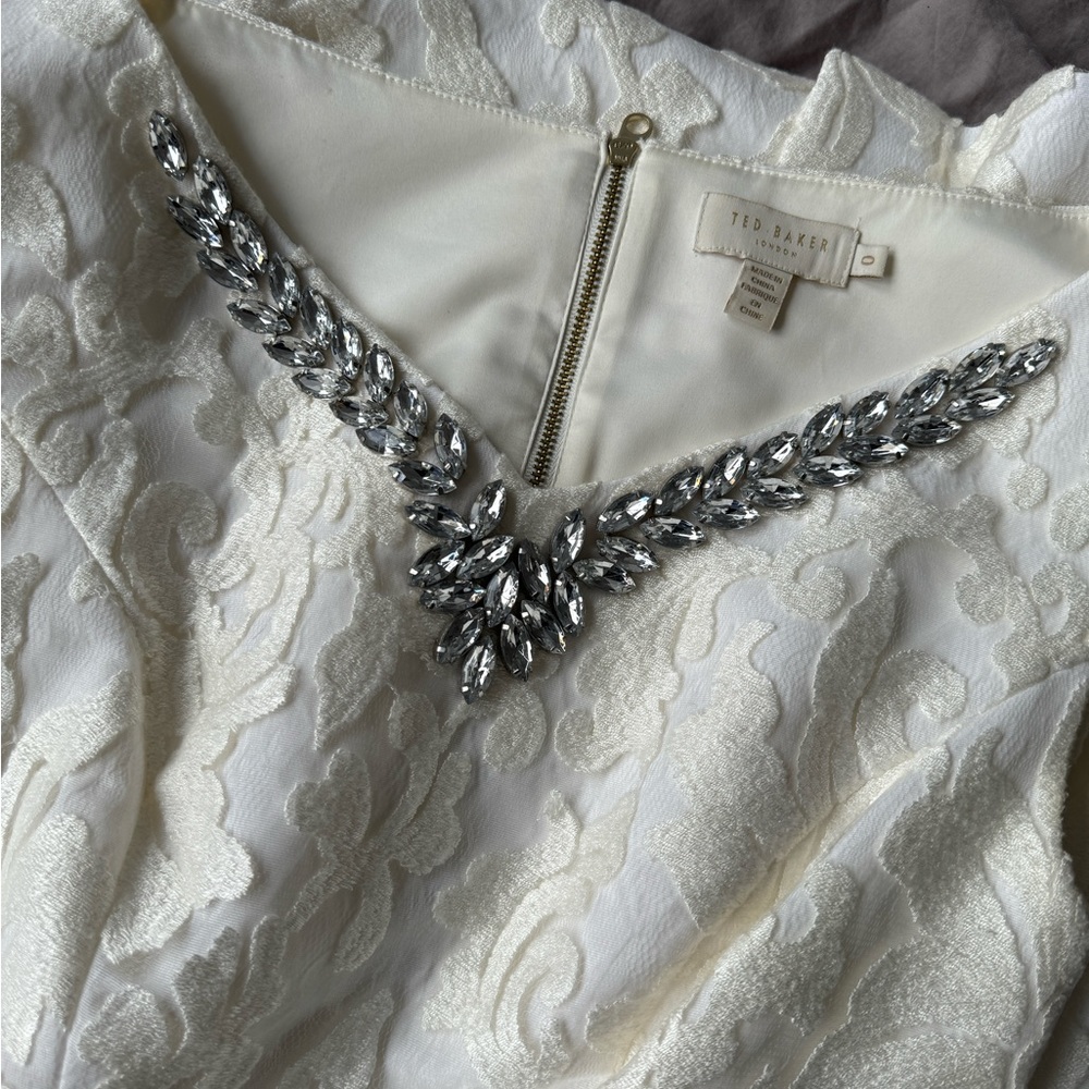 Ted baker white lace dress with crystal - Picture 2 of 3